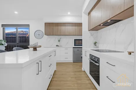 Property photo of 15 Vanguard Avenue Cranbourne West VIC 3977