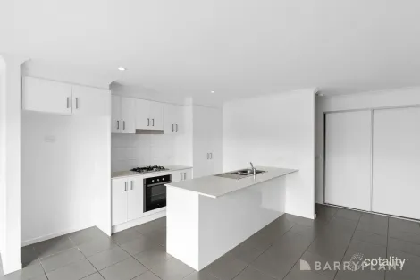 Property photo of 6 Fragrance Terrace Manor Lakes VIC 3024