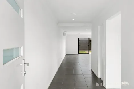 Property photo of 6 Fragrance Terrace Manor Lakes VIC 3024