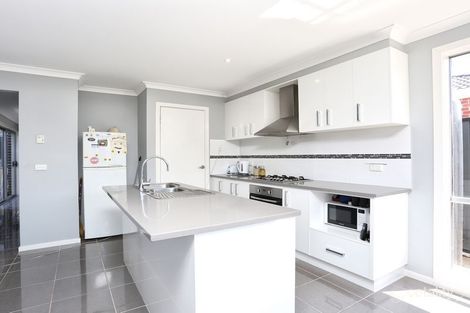 Property photo of 47A Greenleaf Circuit Tarneit VIC 3029