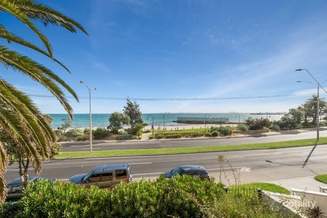 Property photo of 31/11 Marine Parade St Kilda VIC 3182