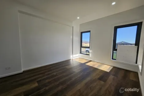 Property photo of 12 Rice Flower Crescent Strathtulloh VIC 3338