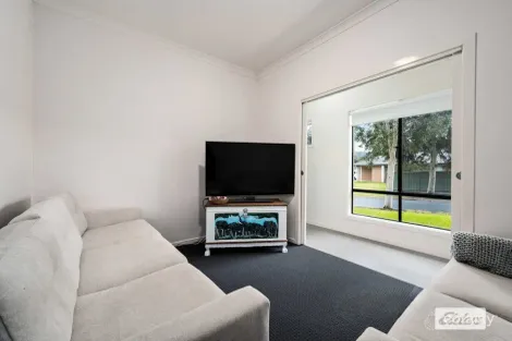 Property photo of 36 Driver Terrace Glenroy NSW 2640