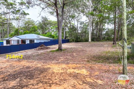 20 Avera Rd, Russell Island, QLD 4184