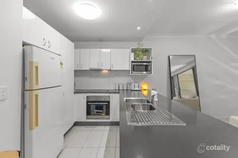 Property photo of 2/11 Cottenham Street Fairfield QLD 4103