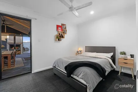 Property photo of 9 Eastpark Drive Helensvale QLD 4212