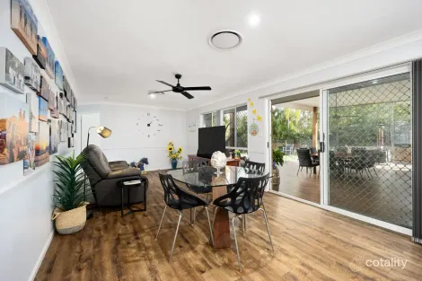 Property photo of 135 Riverside Avenue Barellan Point QLD 4306