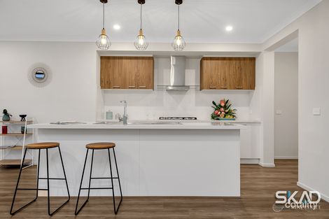 8 Nicastro Ave, Wollert, VIC 3750