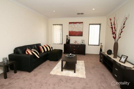 Property photo of 16 Asper Way Halls Head WA 6210