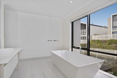 Property photo of 10 Bardaster Boulevard Chirnside Park VIC 3116