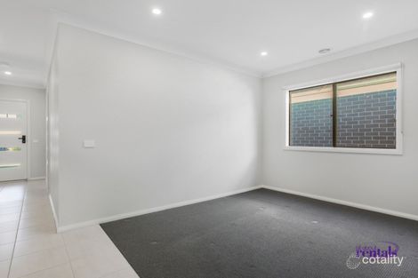 Property photo of 3 Columbia Drive Officer VIC 3809
