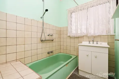 Property photo of 125 Bogong Avenue Glen Waverley VIC 3150