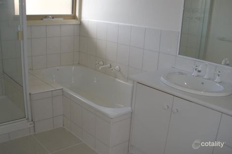 Property photo of 1/49 Banool Quadrant Doncaster East VIC 3109