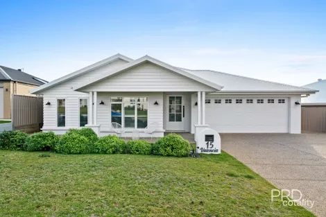 15 Valencia Dr, Gobbagombalin, NSW 2650