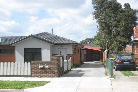 2/112 Royal Pde, Reservoir, VIC 3073