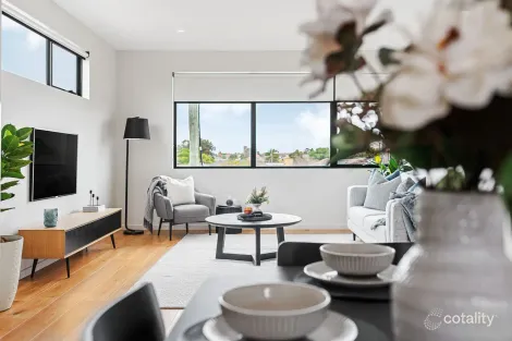 Property photo of 1/8 Service Street Sunshine VIC 3020