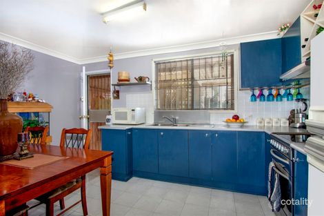 Property photo of 21 Coolatai Crescent Bossley Park NSW 2176