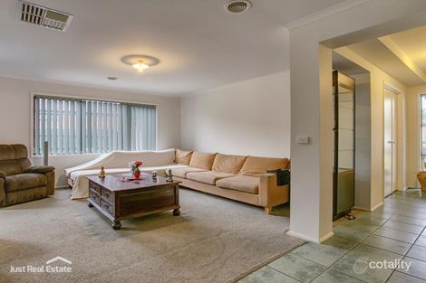 Property photo of 4 Parnell Court Cranbourne West VIC 3977