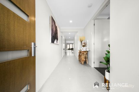 Property photo of 30 Cinnamara Circuit Tarneit VIC 3029