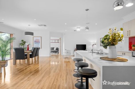 Property photo of 15 Litchfield Way Taylors Hill VIC 3037