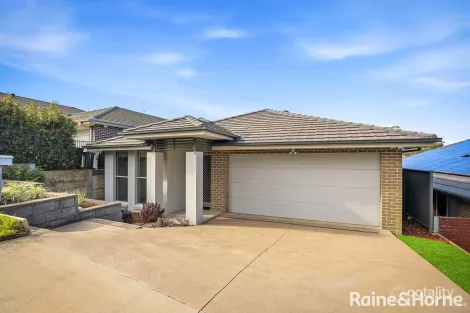 6 Liddiard St, Ropes Crossing, NSW 2760