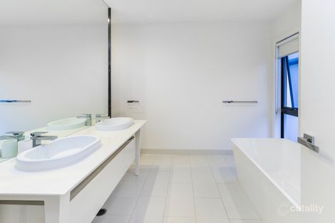 Property photo of 2666 The Address Hope Island QLD 4212