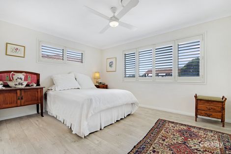 Property photo of 2/8 Rosalind Avenue Paradise Point QLD 4216