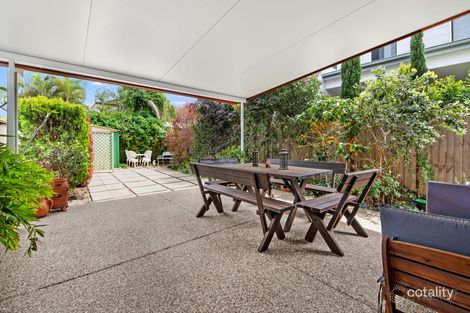 Property photo of 2/8 Rosalind Avenue Paradise Point QLD 4216
