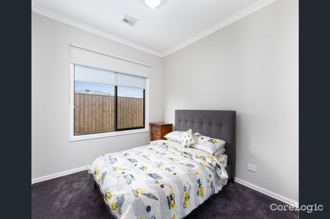 Property photo of 36 Lumbrook Parade Truganina VIC 3029