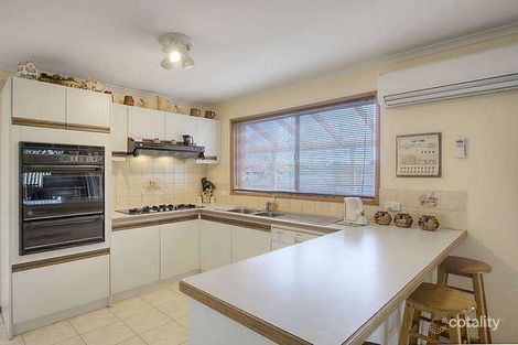 Property photo of 38 Royston Avenue Berwick VIC 3806