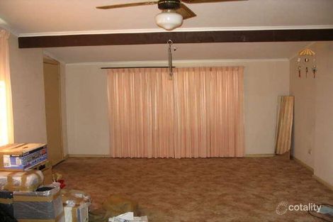 Property photo of 32 Sampson Crescent Bomaderry NSW 2541