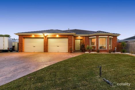 Property photo of 10 Waterville Vista Cranbourne VIC 3977
