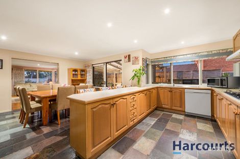 Property photo of 13 Rochelle Court Wantirna South VIC 3152