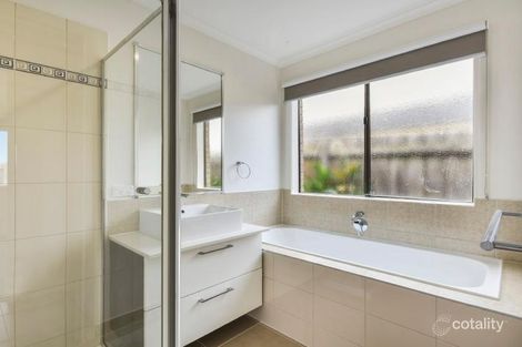Property photo of 25 Calais Circuit Cranbourne West VIC 3977