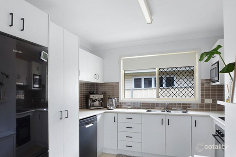 15a Hayes St, Raceview, QLD 4305