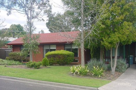 3 Iona Rd, Aberfoyle Park, SA 5159