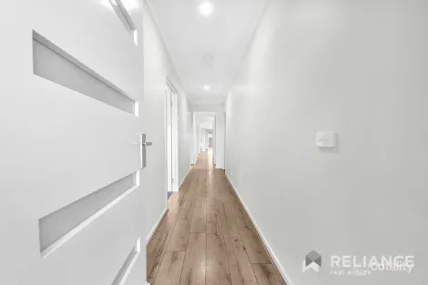 Property photo of 17 Shamrock Way Truganina VIC 3029