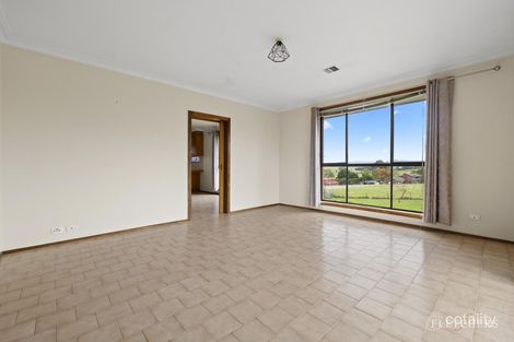 Property photo of 11 Meadow Fair Way Chirnside Park VIC 3116