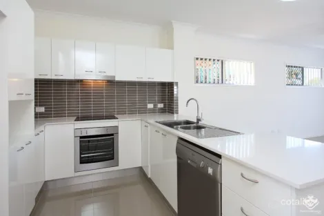 Property photo of 11/12 Singh Street Wynnum West QLD 4178