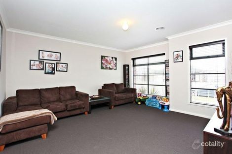 Property photo of 16 Northumbria Street Cranbourne East VIC 3977