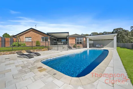 Property photo of 33 Avard Close Thornton NSW 2322