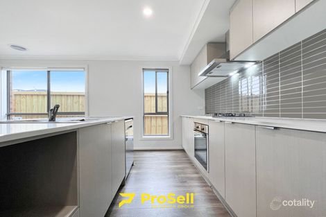 Property photo of 11 Mehma Street Thornhill Park VIC 3335