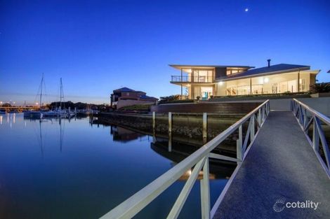 8 Mooloolah Island, Minyama, QLD 4575