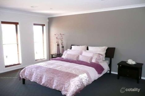 Property photo of 11 Whitebox Circuit Thurgoona NSW 2640