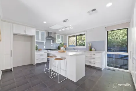 Property photo of 4 Amersham Drive Wantirna VIC 3152