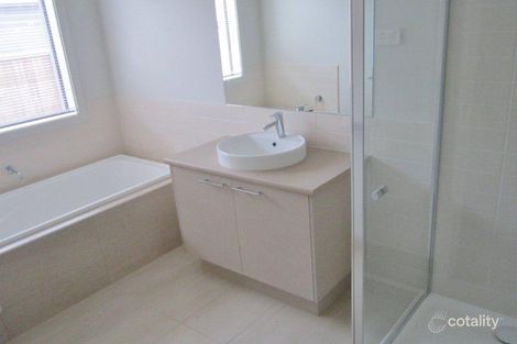 Property photo of 1 Greenside Circuit Sandhurst VIC 3977