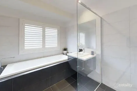 Property photo of 132 Heysen Boulevard Mount Barker SA 5251
