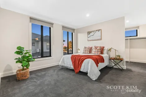 Property photo of 2/1 Hemsley Promenade Point Cook VIC 3030