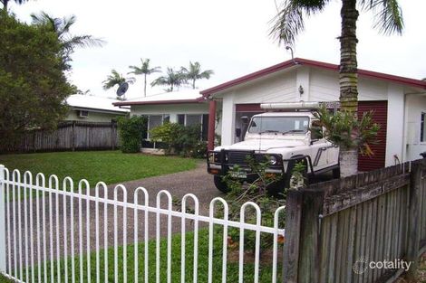 9 Callum St, Mooroobool, QLD 4870