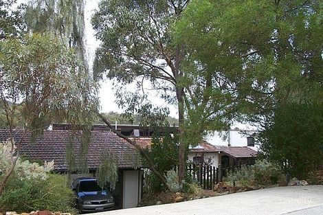 20 Robertson Rd, Gooseberry Hill, WA 6076